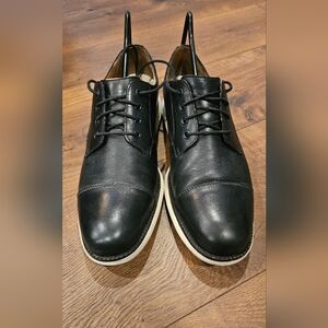 Black Cole Haan leather dress shoes